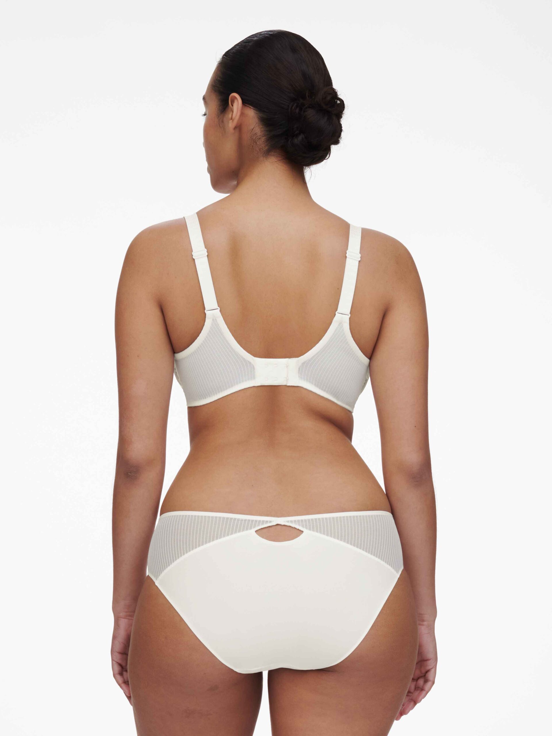 Σουτιέν μπανέλα ιβουάρ Legend by Chantelle